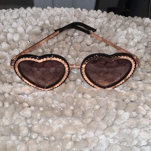BETSY JOHNSON HEART SHAPED FRAMES🖤
